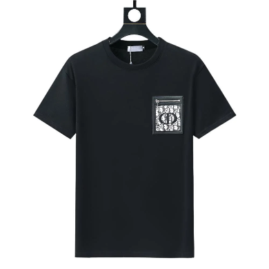 Christian Dior T-
Shirt Collarless