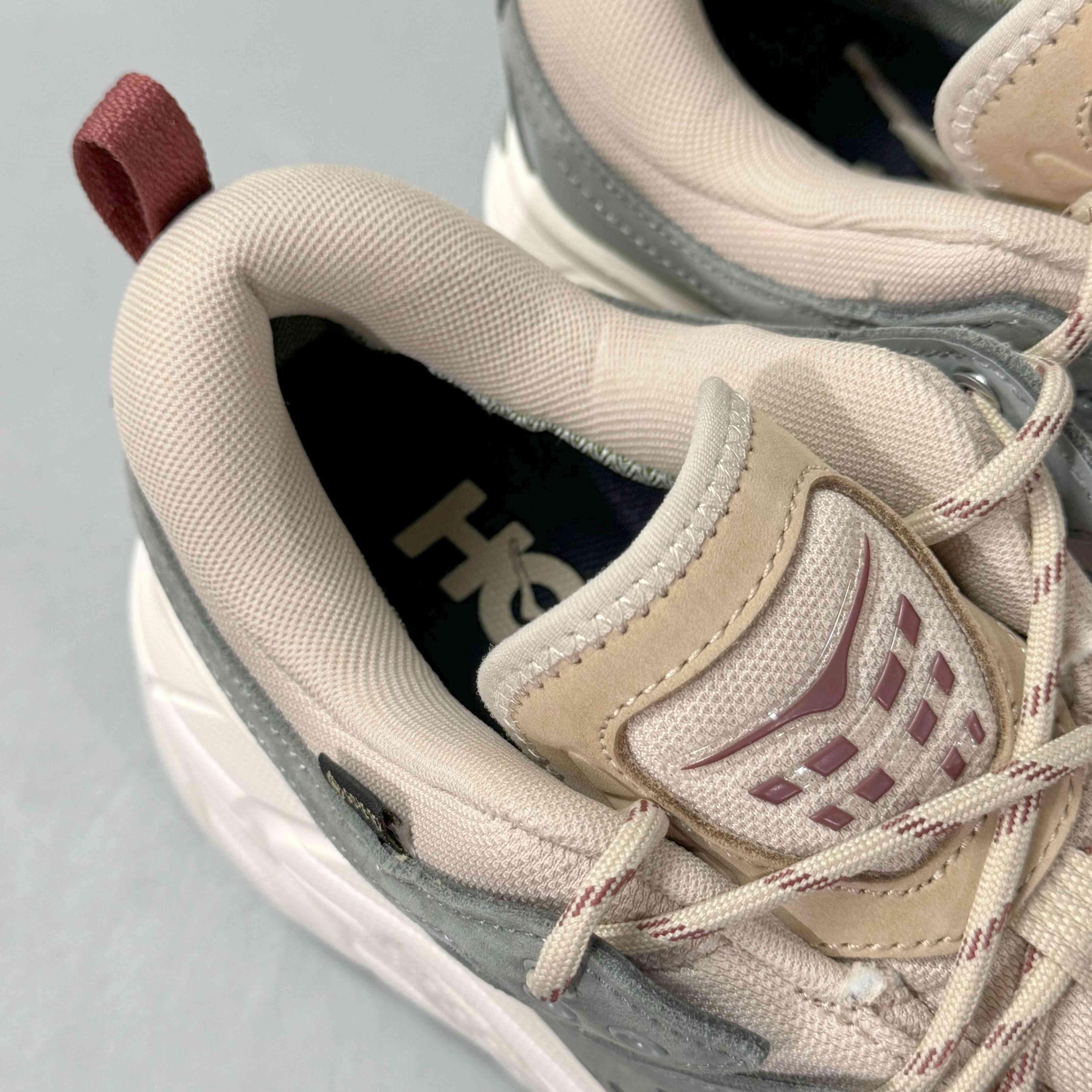 Hoka One One Tor Ultra Lo Limestone Shifting Sand