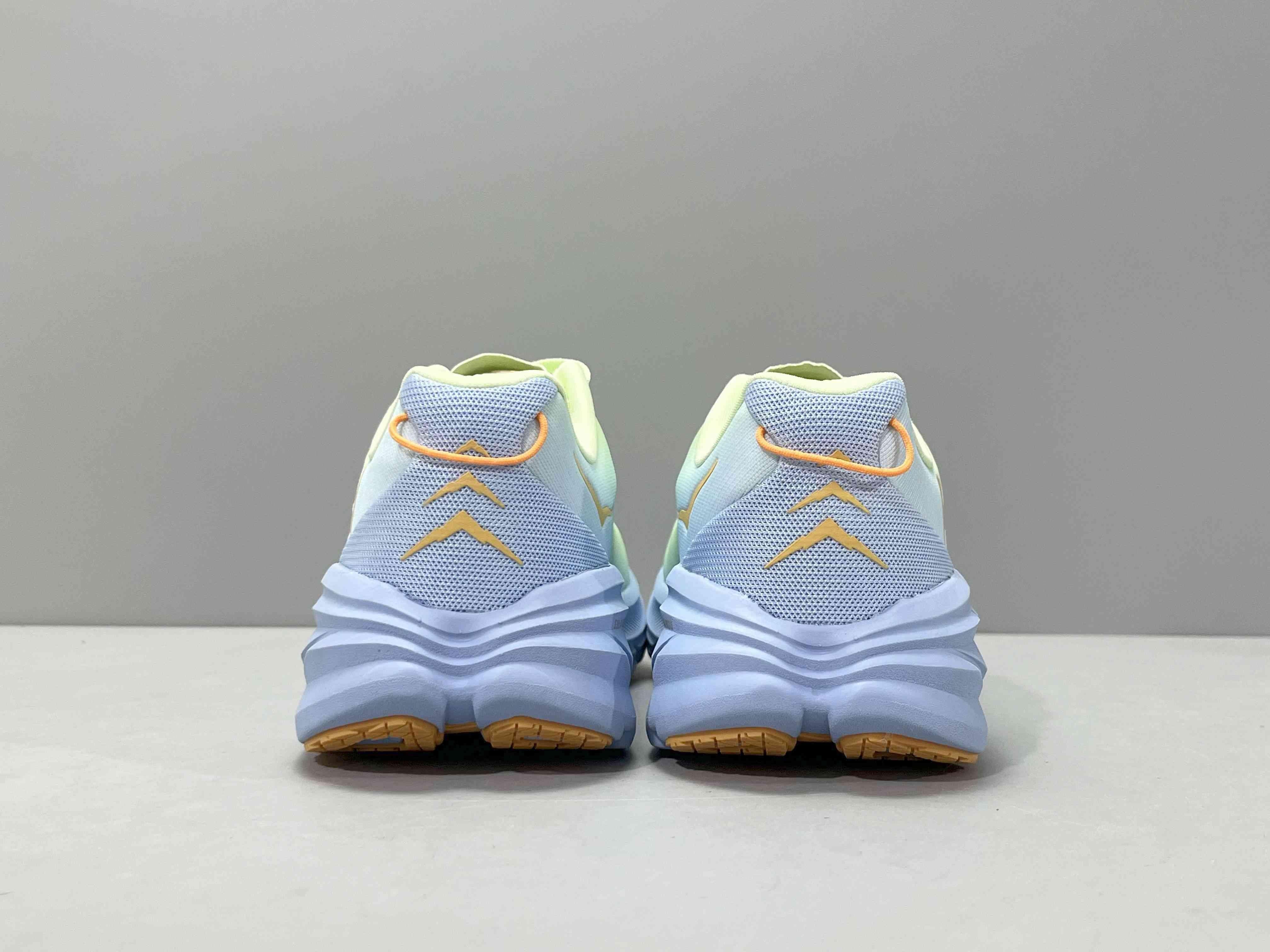 Hoka One One Clifton 8 'Butterfly Yellow Summer Song'