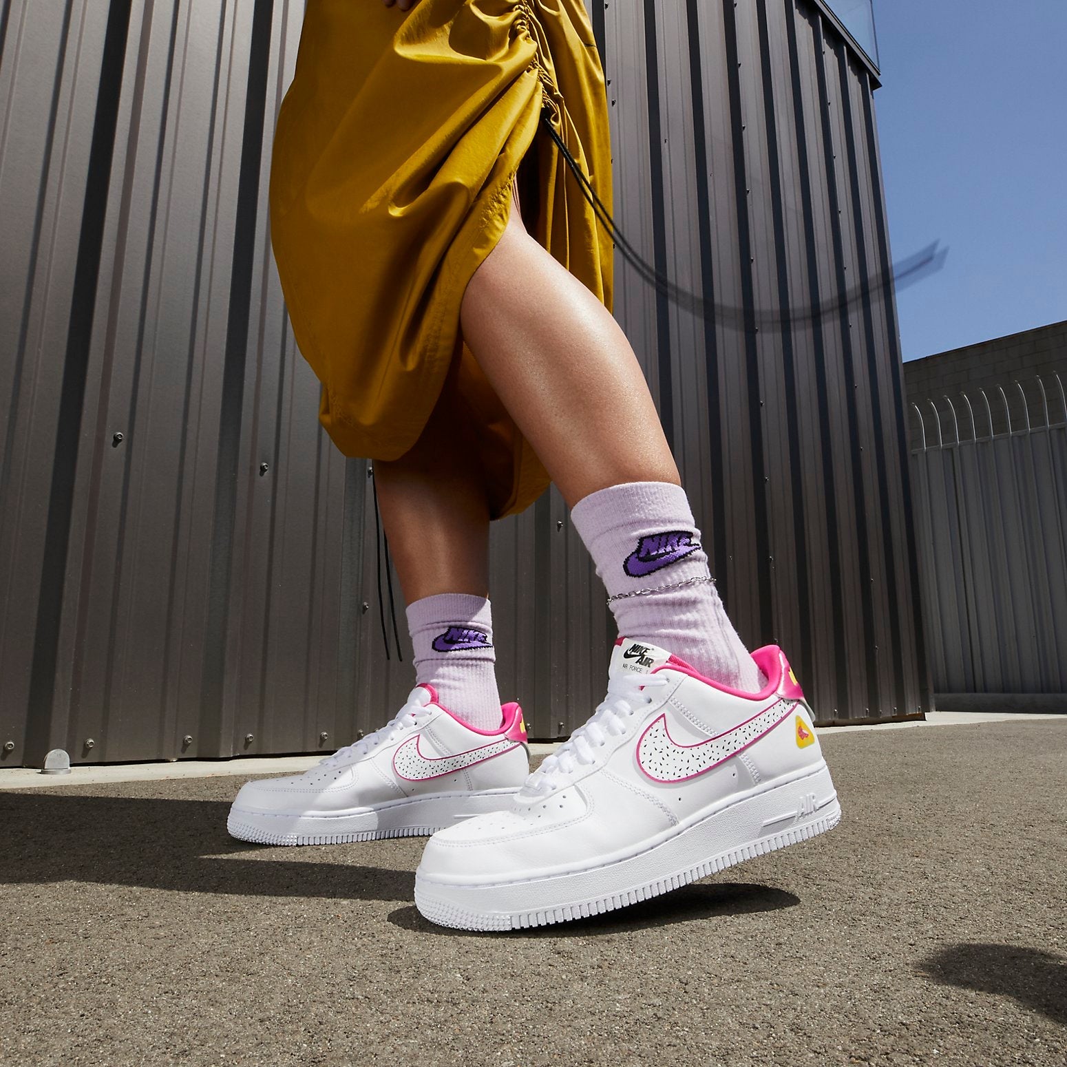 (WMNS) Nike Air Force 1 '07 LX 'Dragon Fruit' DV3809-100