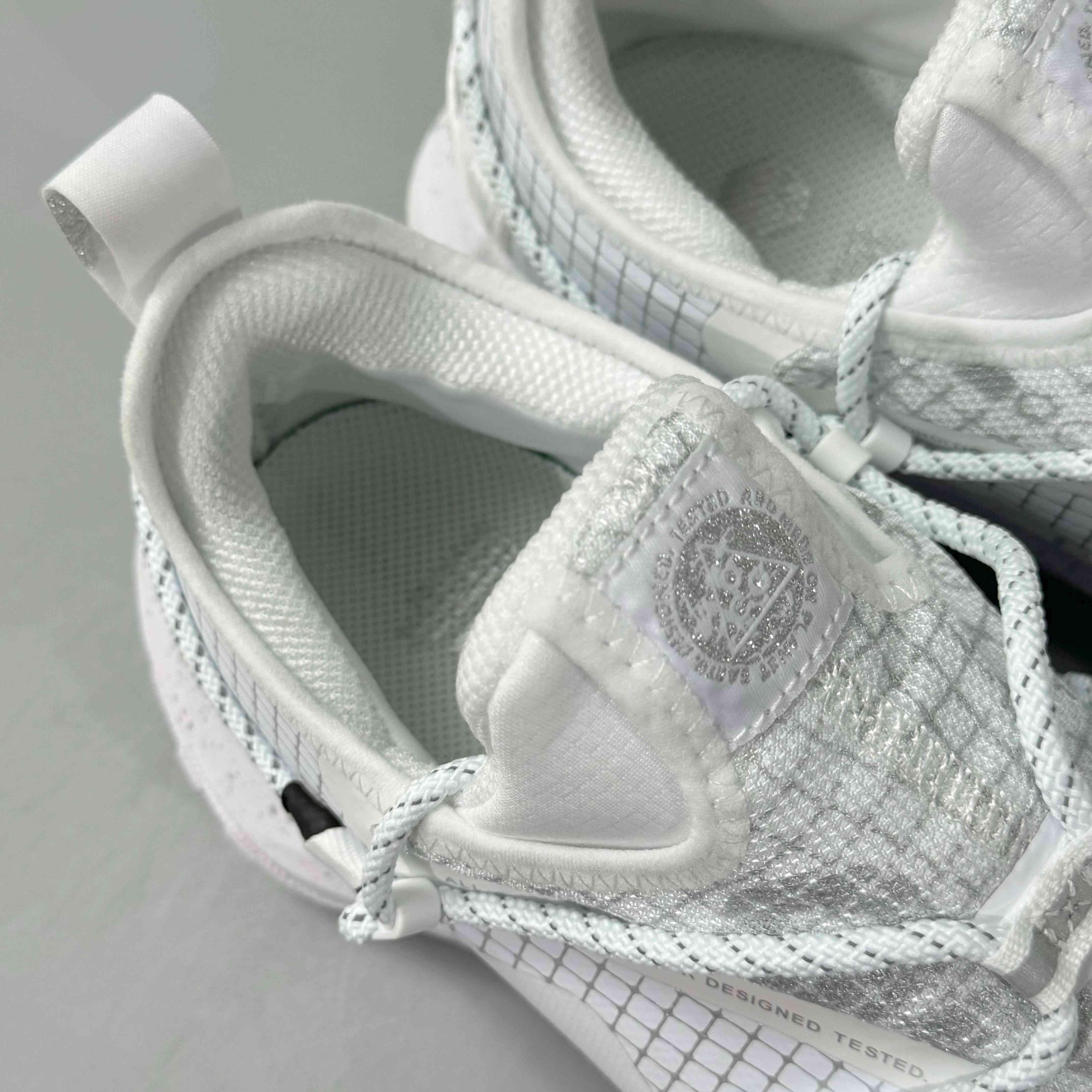 Nike ACG Mountain Fly Low Gore-Tex SE 'Triple White'