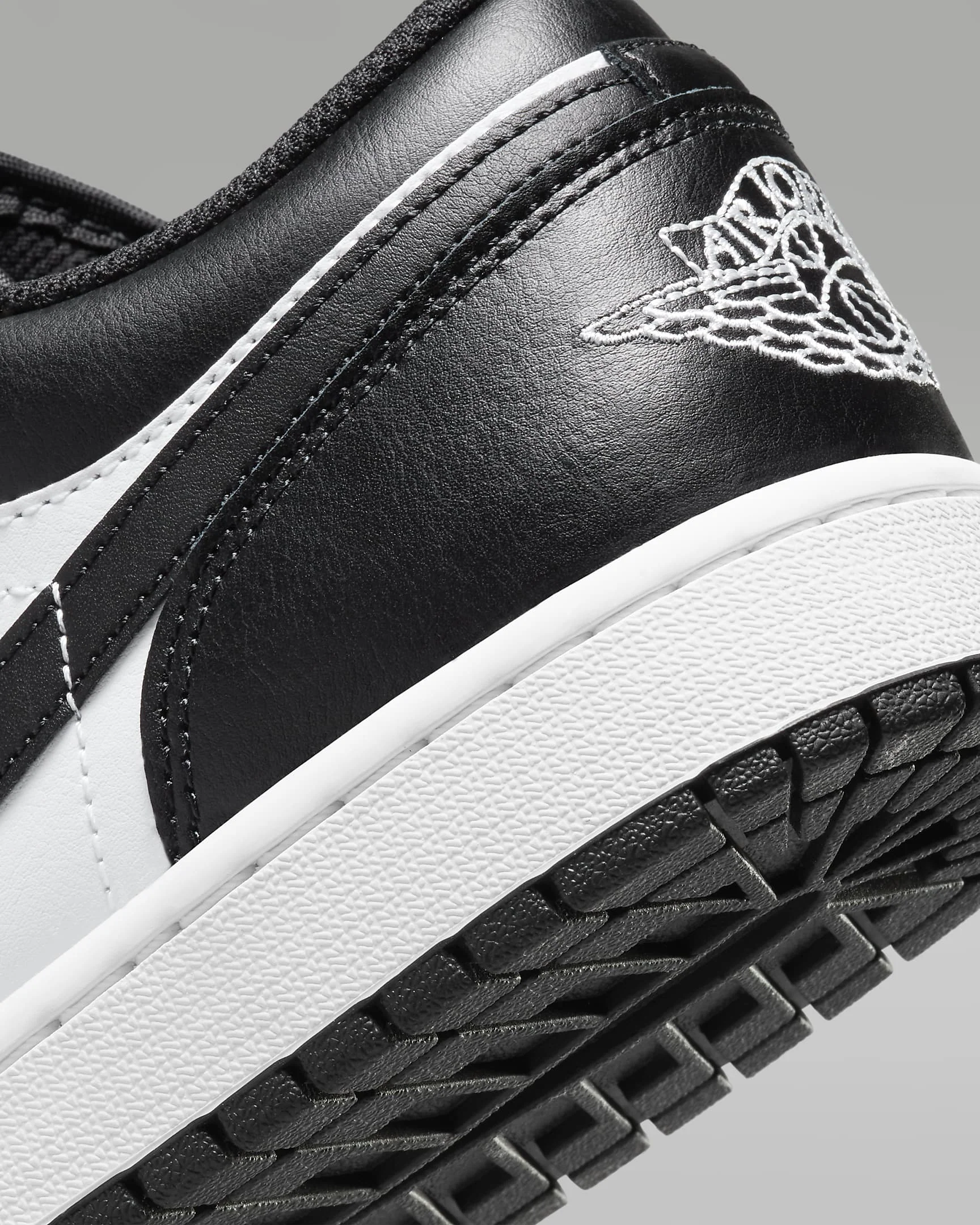 AIR JORDAN 1 LOW