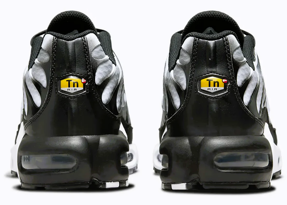 NIKE AIR MAX PLUS
