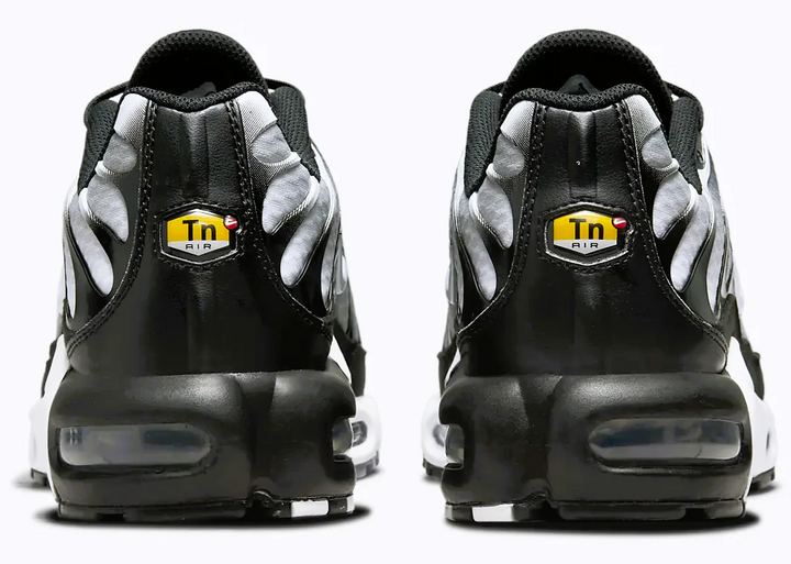 NIKE AIR MAX PLUS