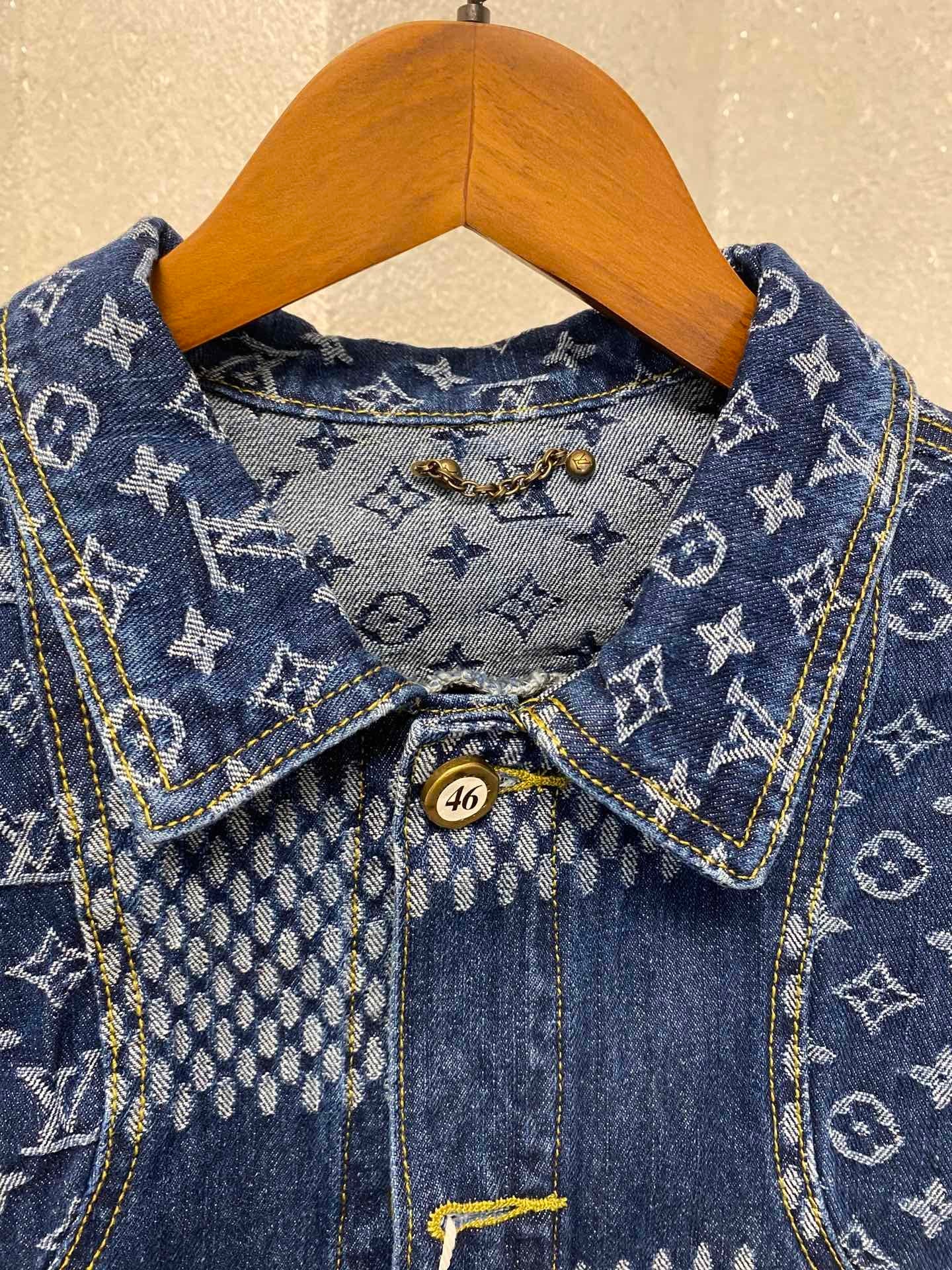 LOUIS VUITTON - JACKET - SleekGait