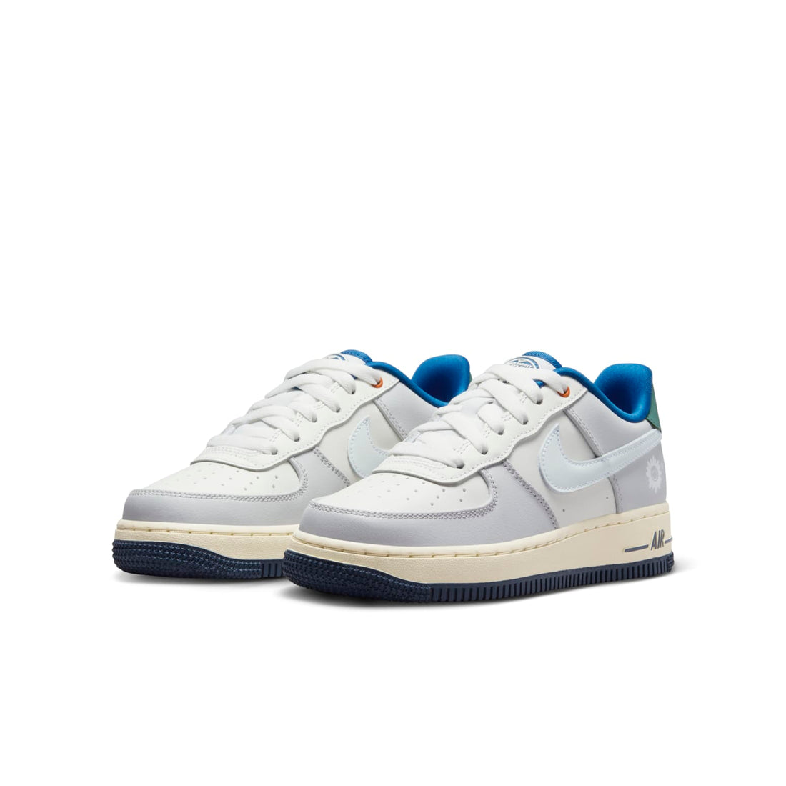 (GS) Nike Air Force 1 LV8 'Sail White Thinder Blue' HM3721-111