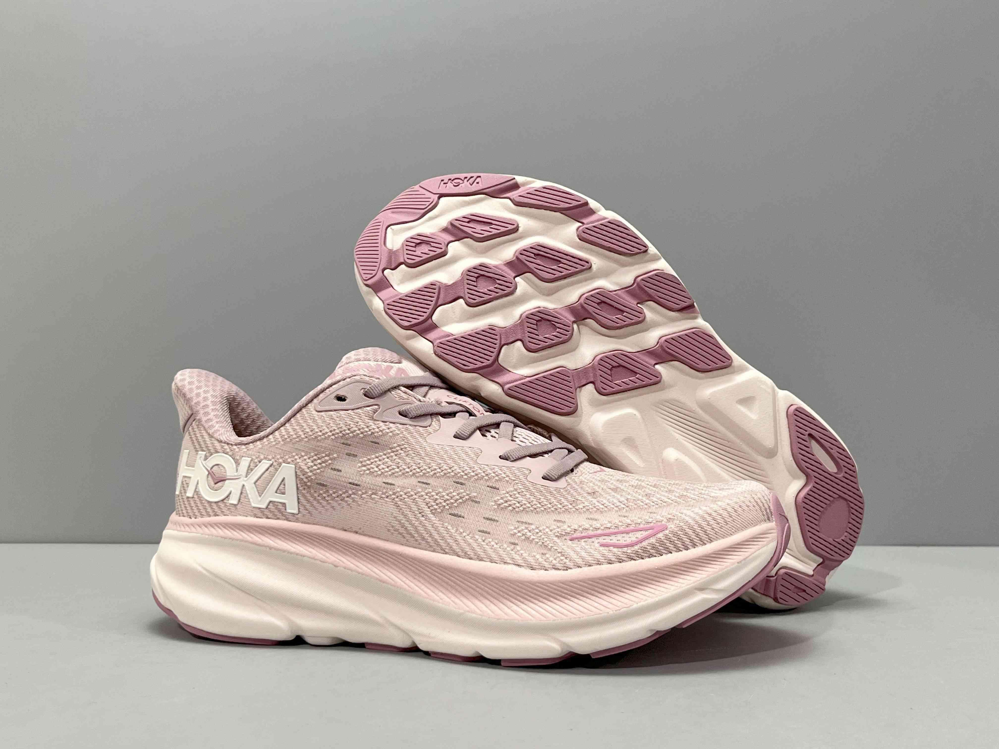 Hoka One One Clifton 9 'Peach Whip'