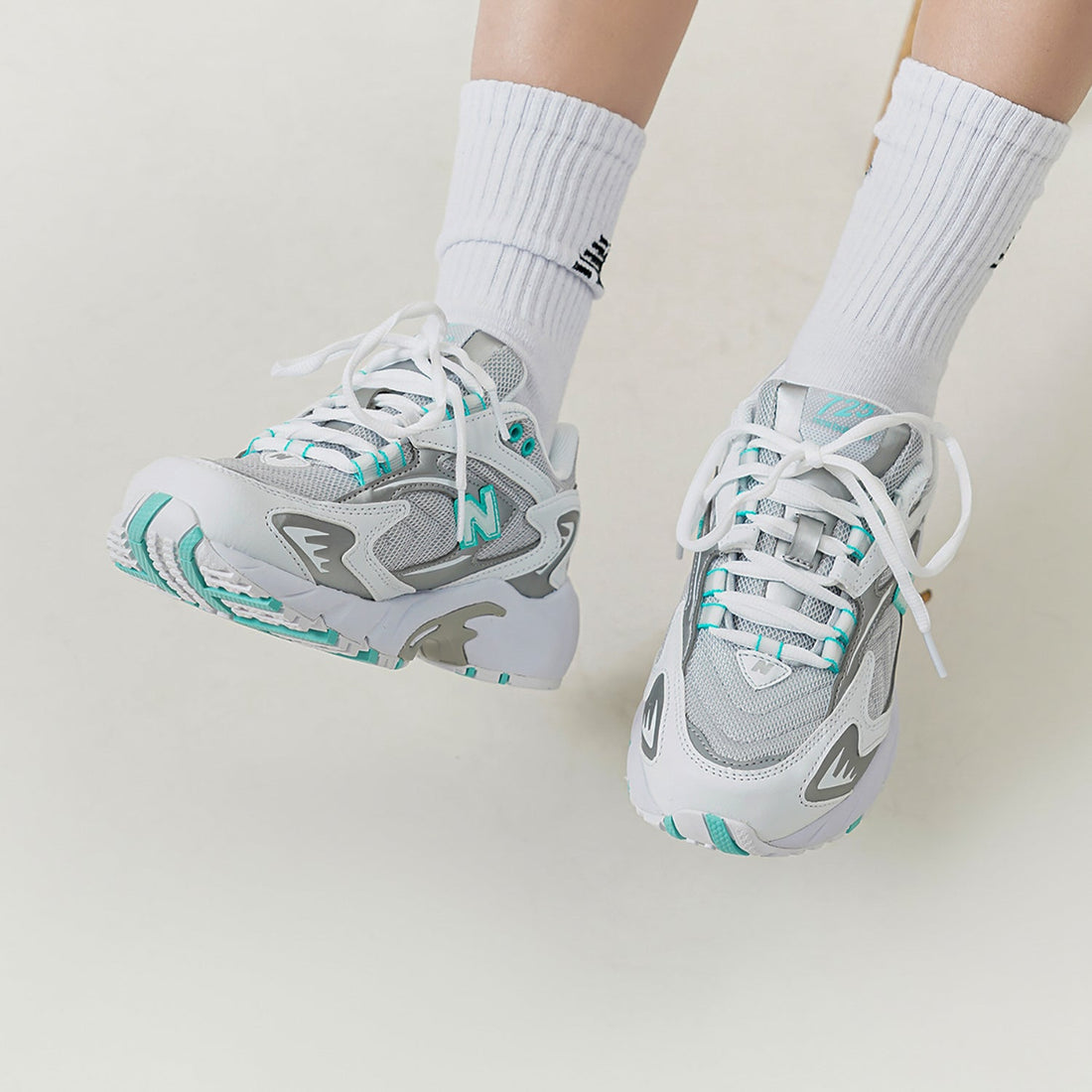 New Balance 725v1 'Munsell White' ML725L