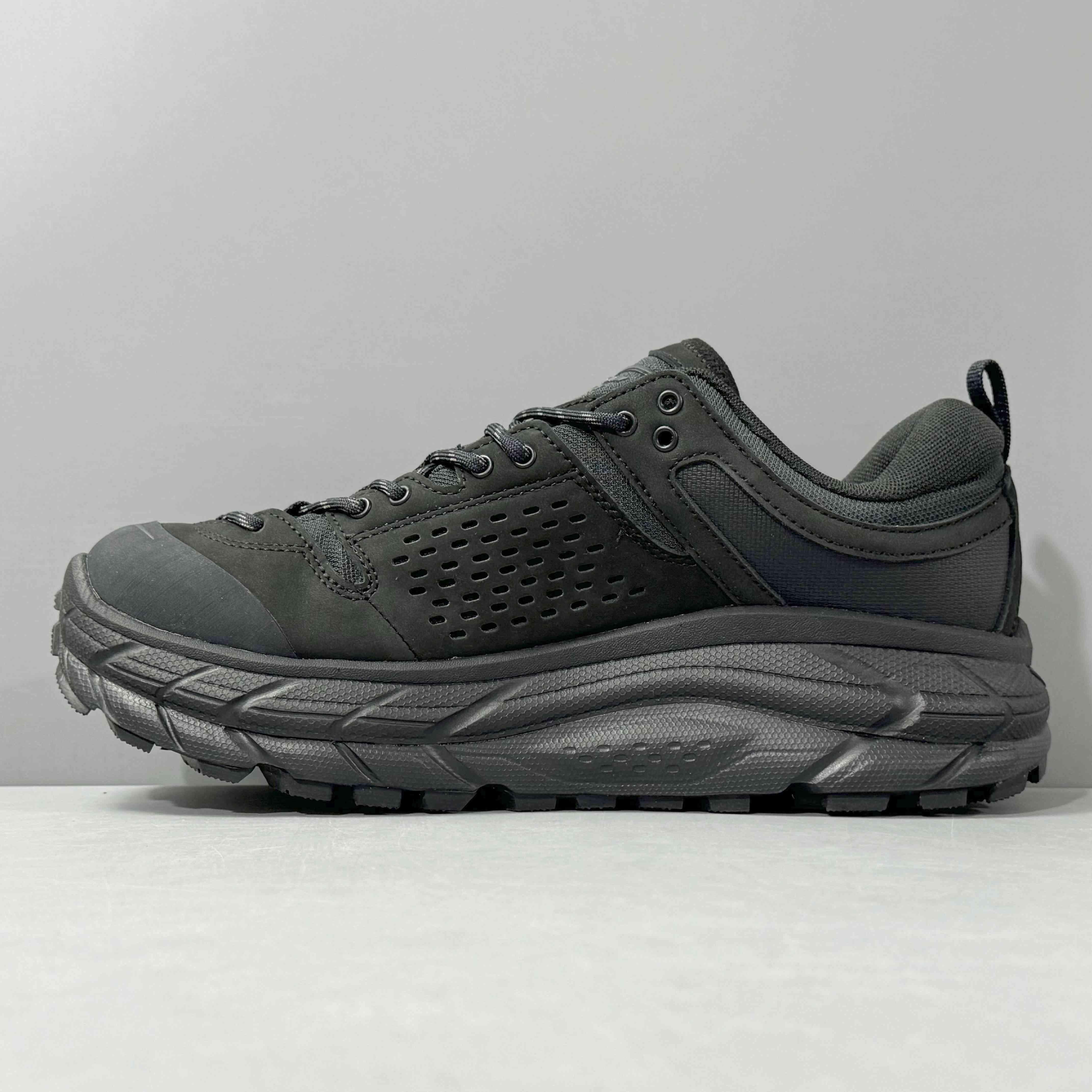 Hoka One One Tor Ultra Low 'Black'