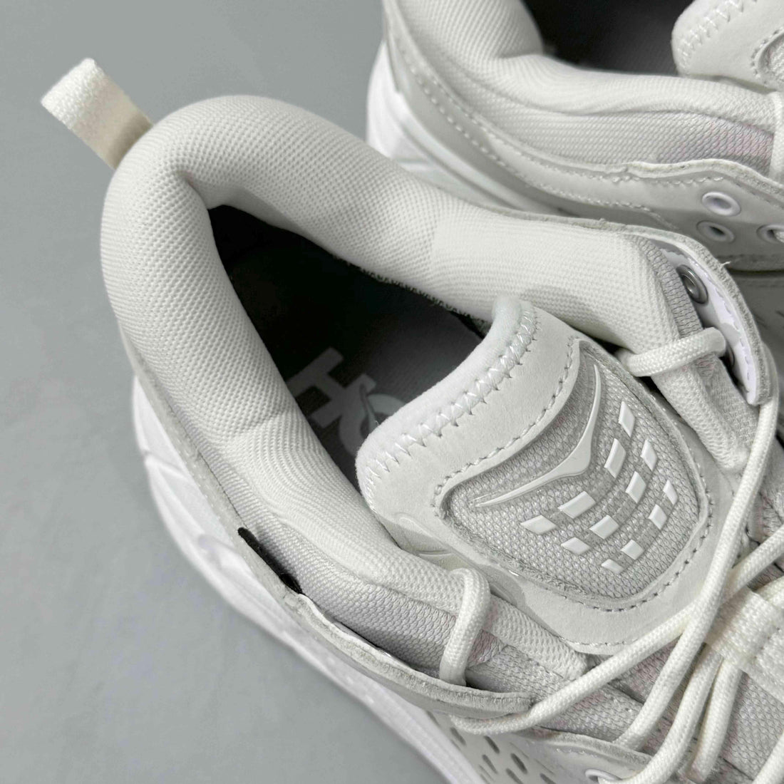 Hoka One One Tor Ultra Low 'White Nimbus Cloud'