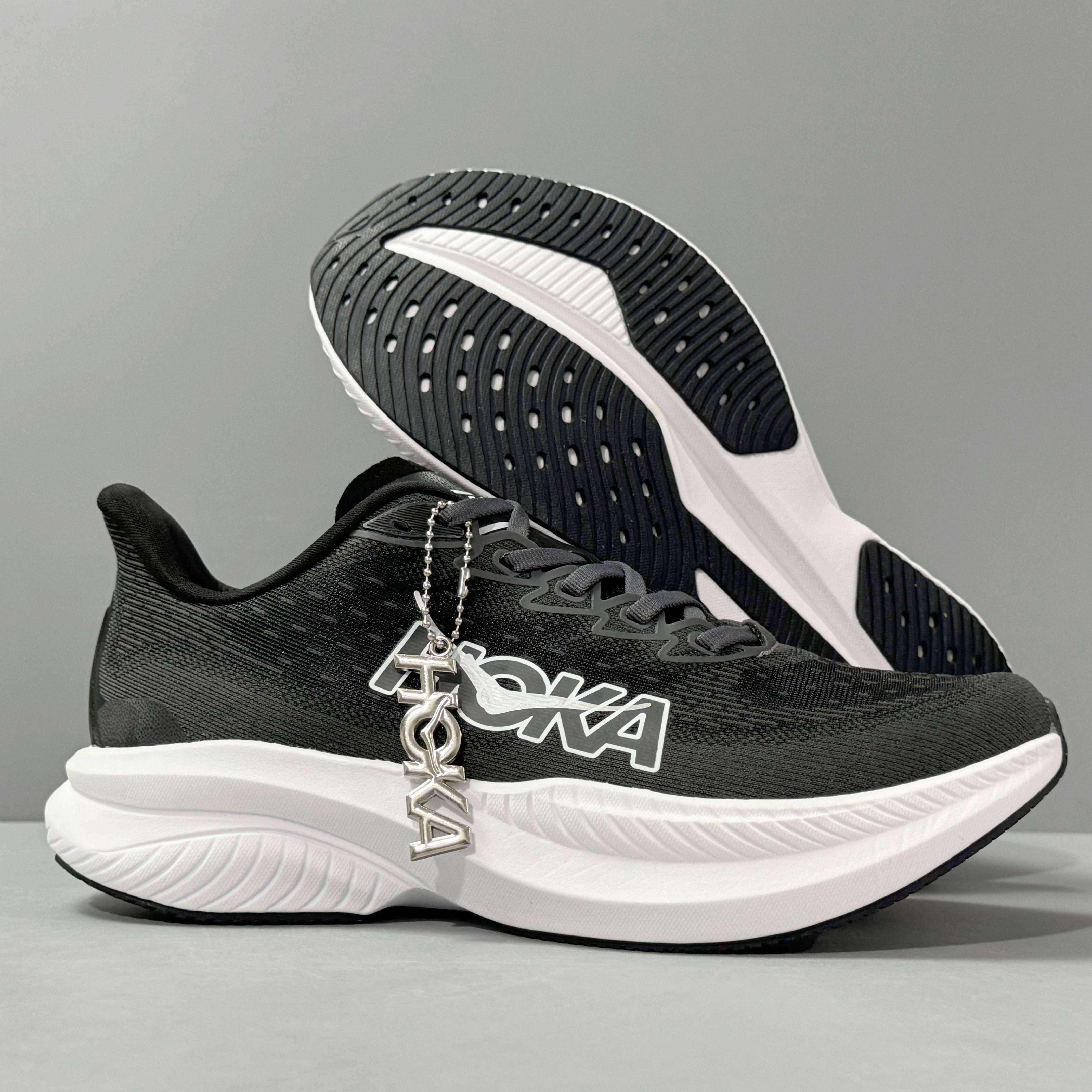 HOKA ONE ONE Mach 6 Wide 'Black White'