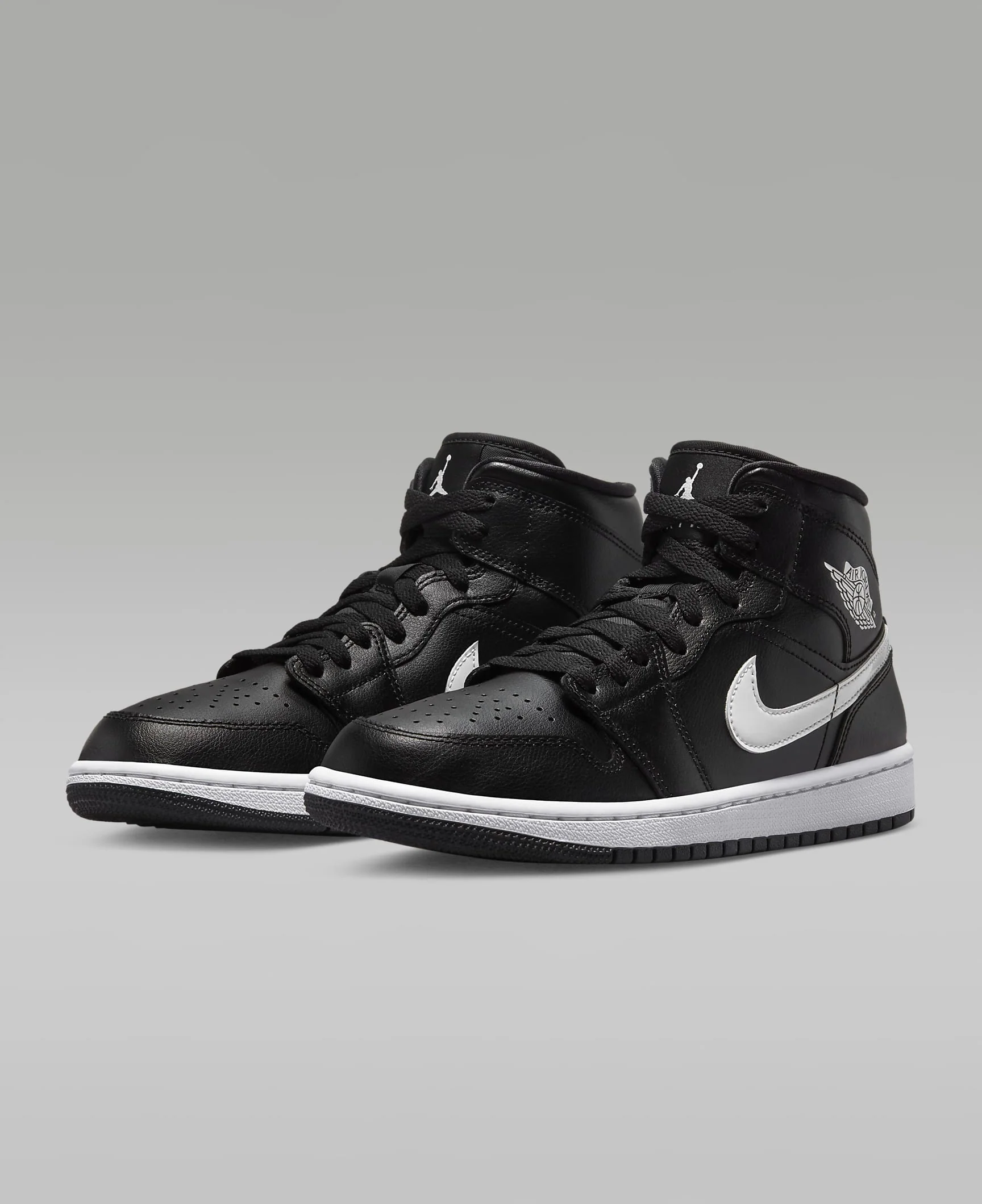 AIR JORDAN 1 MID Black/White
