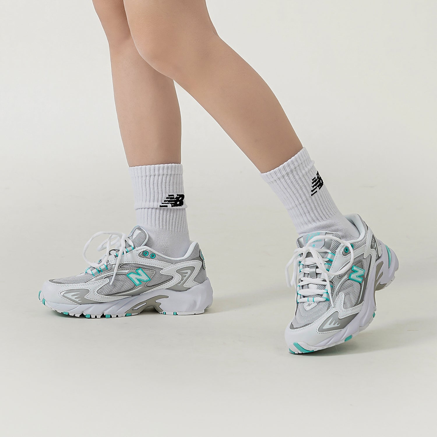 New Balance 725v1 'Munsell White' ML725L