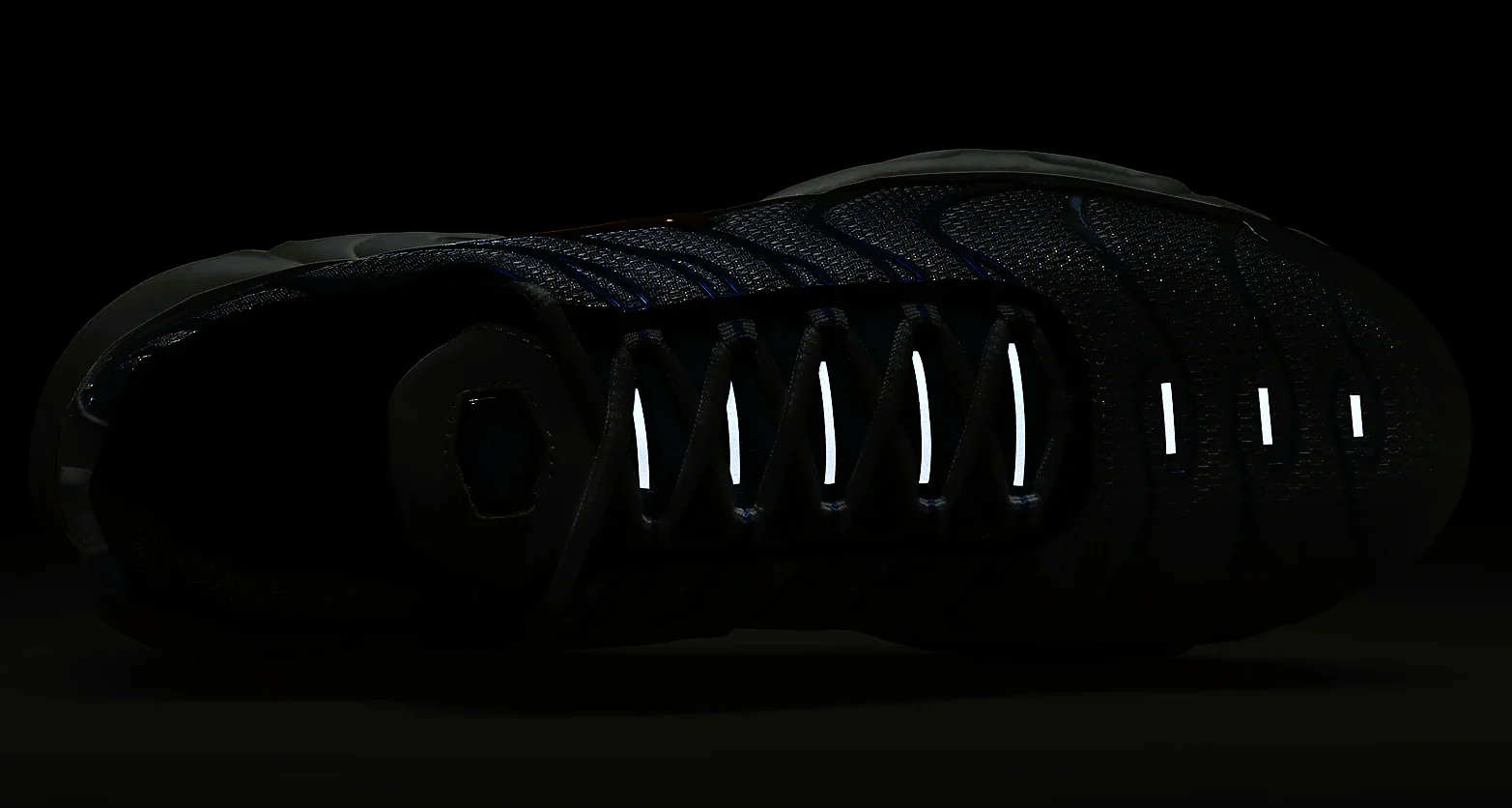 NIKE AIR MAX PLUS