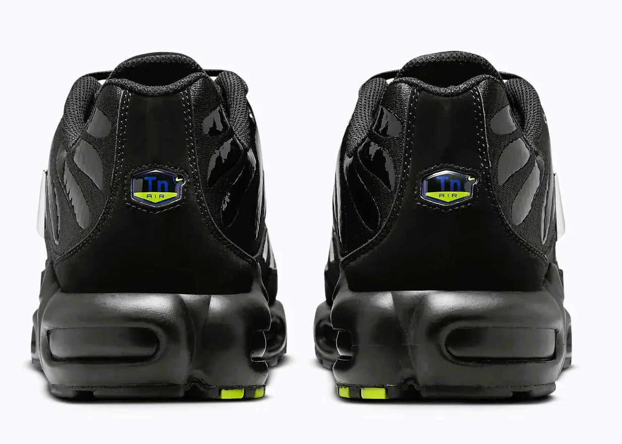 NIKE AIR MAX PLUS