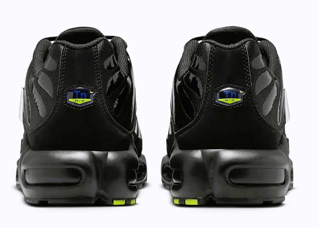 NIKE AIR MAX PLUS