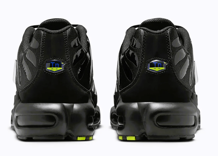 NIKE AIR MAX PLUS