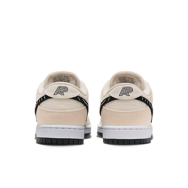 Nike SB Dunk Low 'Albino & Preto'