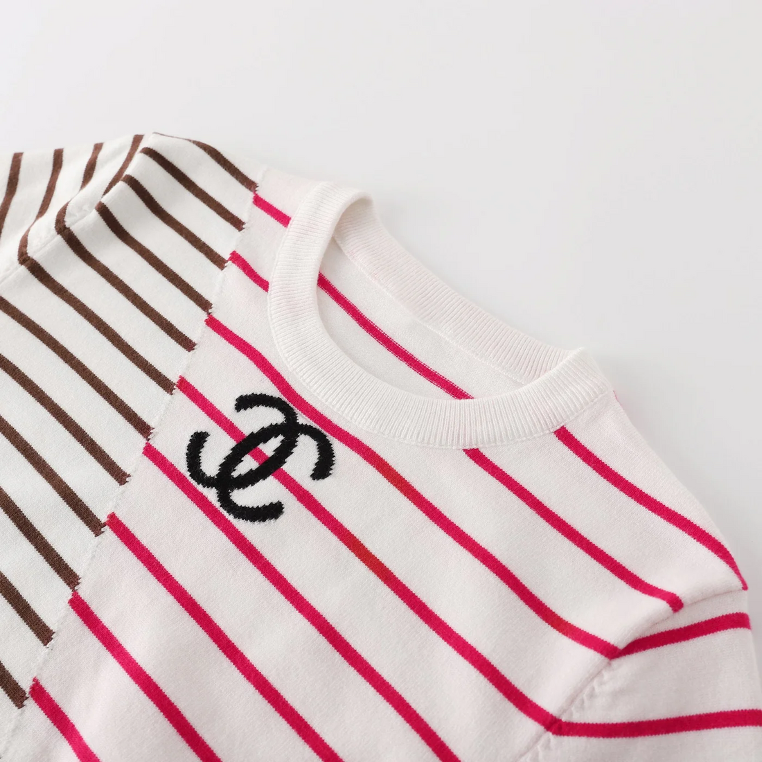 New CHANEL - SWEATSHIRT