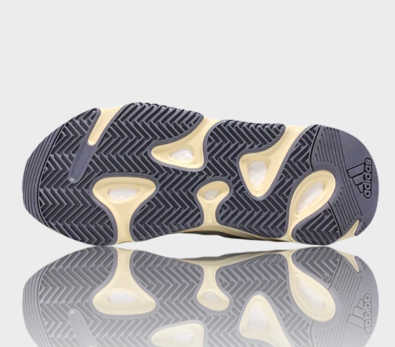 Yzy Boost 700 'Analog