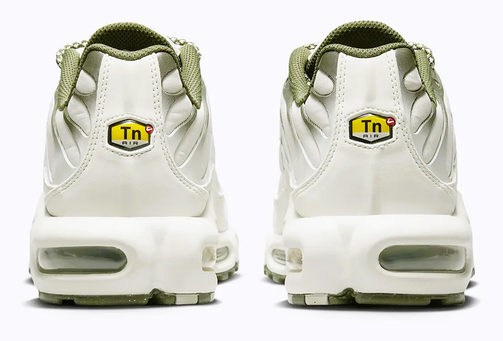 NIKE AIR MAX PLUS
