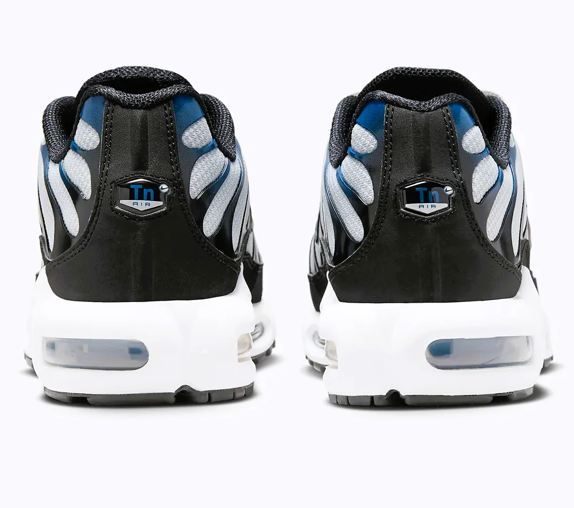 NIKE AIR MAX PLUS