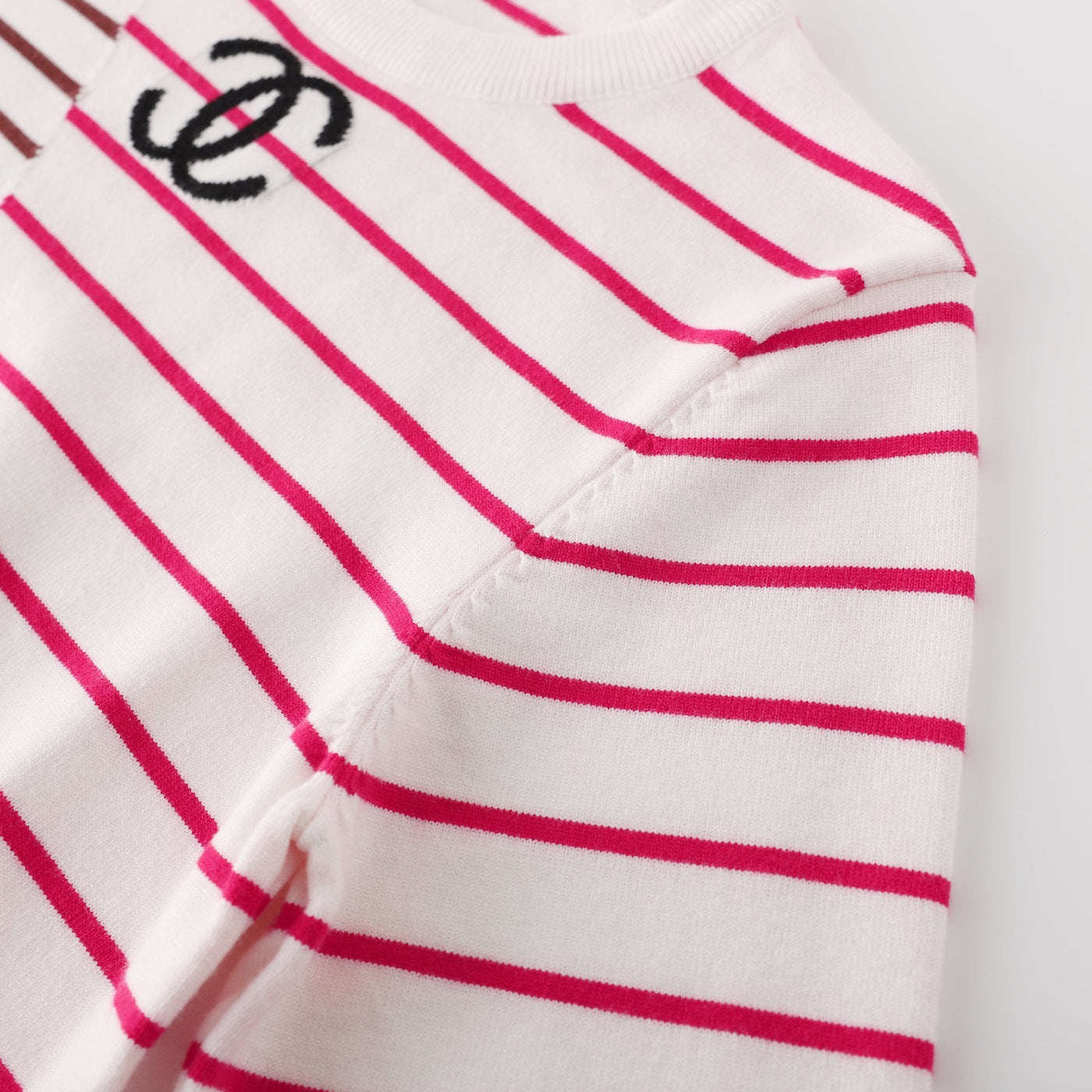 New CHANEL - SWEATSHIRT