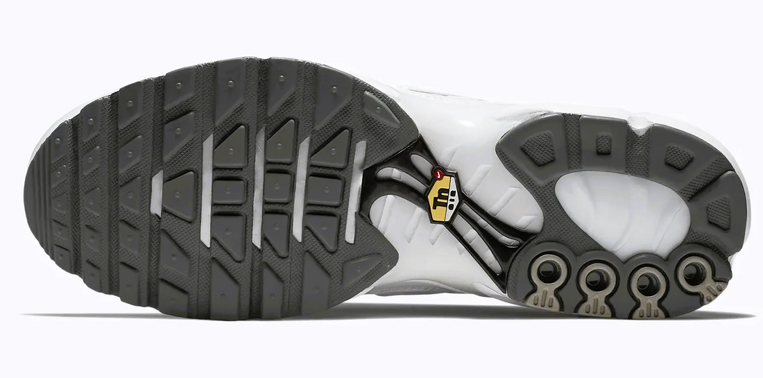 NIKE AIR MAX PLUS