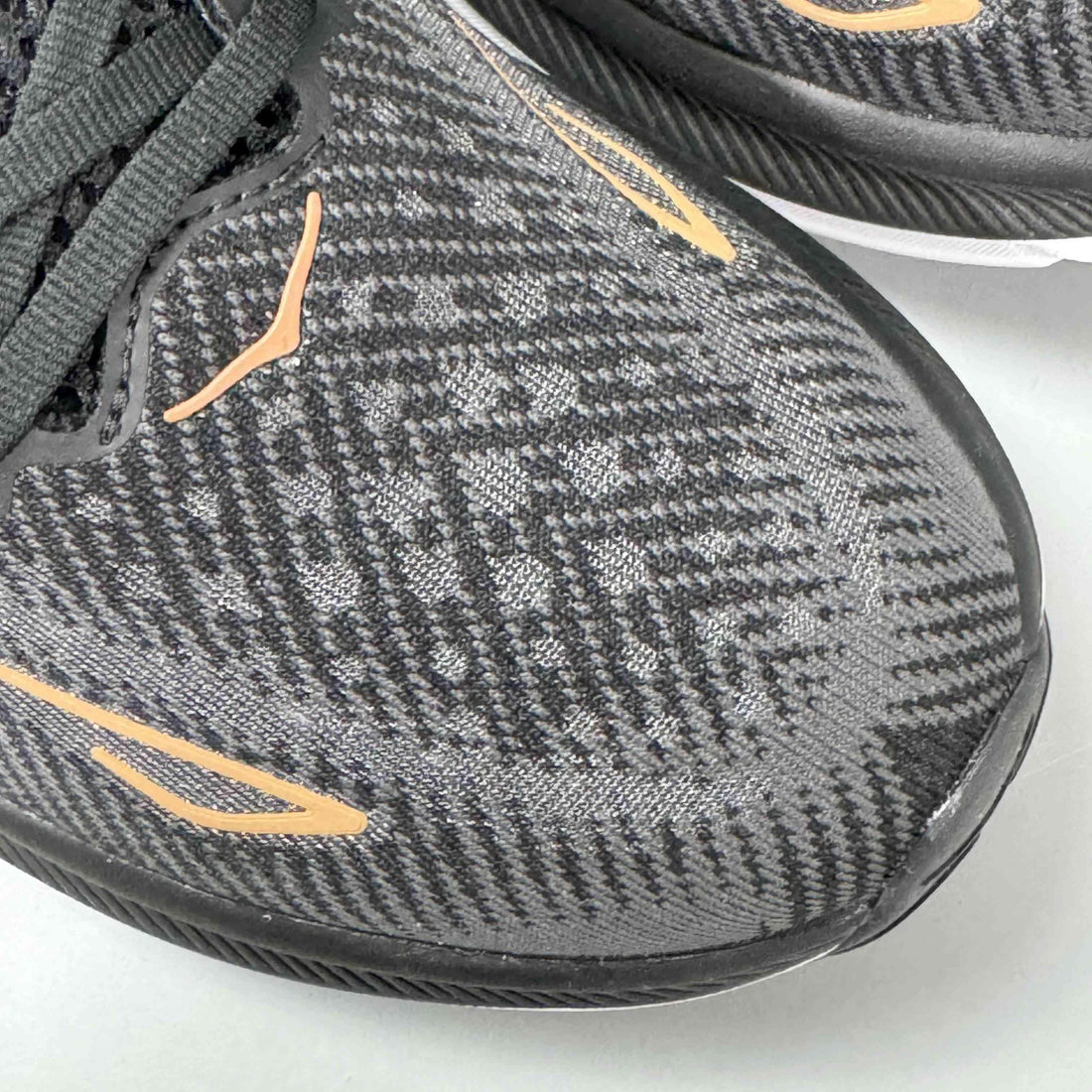 Hoka One One Clifton 9 'Black Copper'