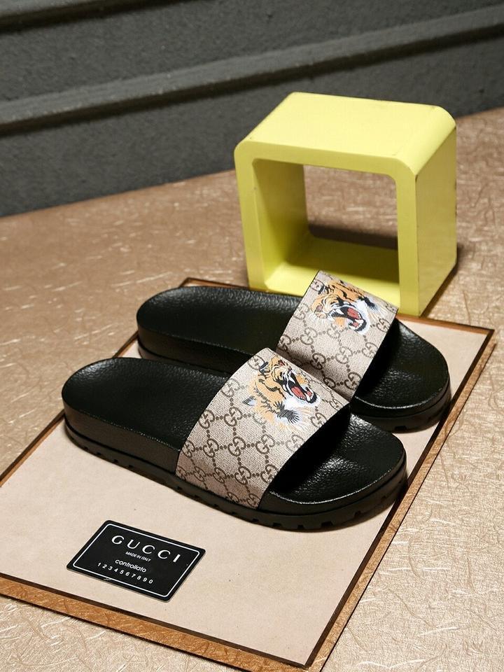 GUCCI Men's Luxurious Leather Slippers - New with Tags + Box