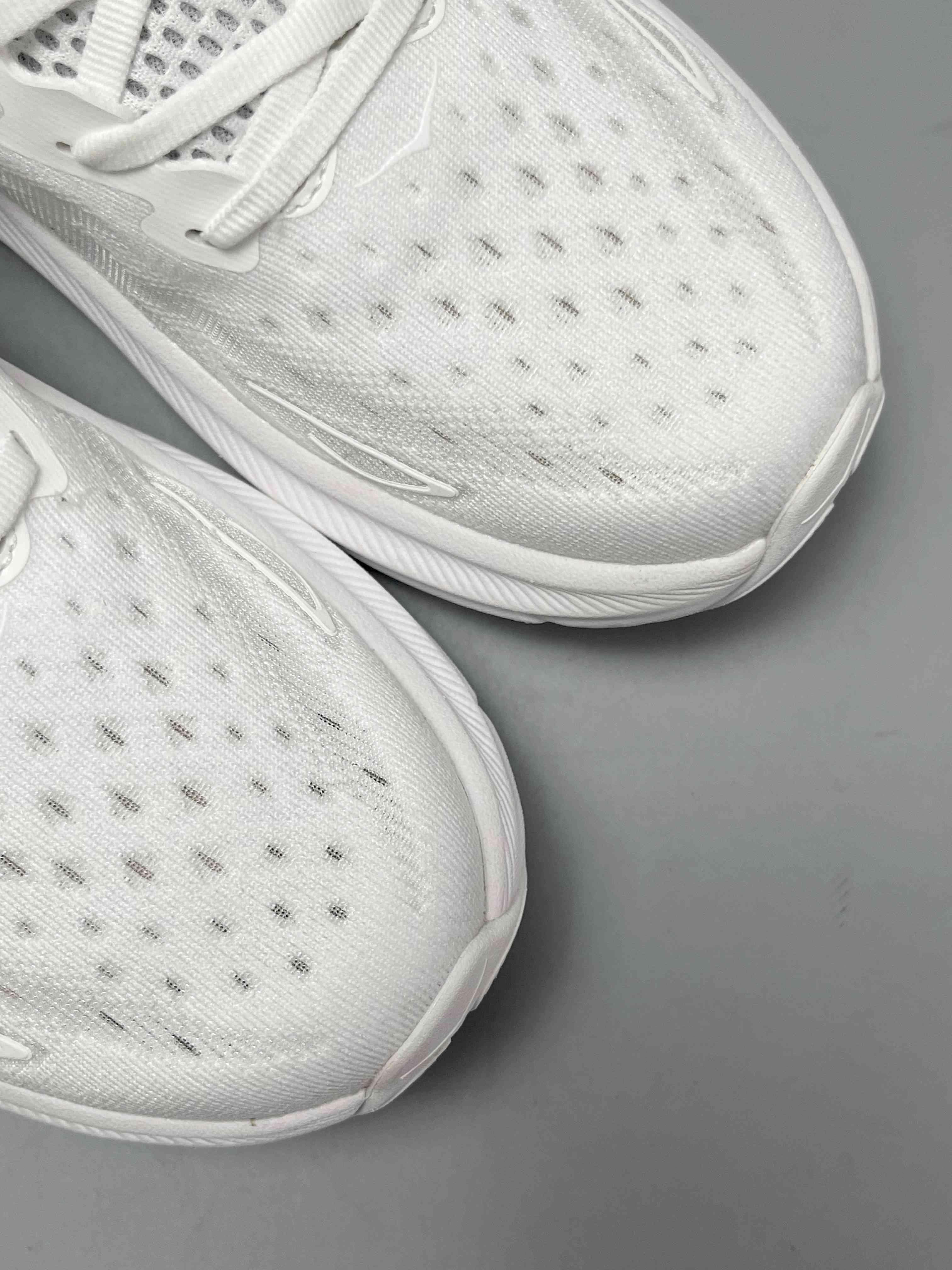 Hoka One One Clifton 9 'White'