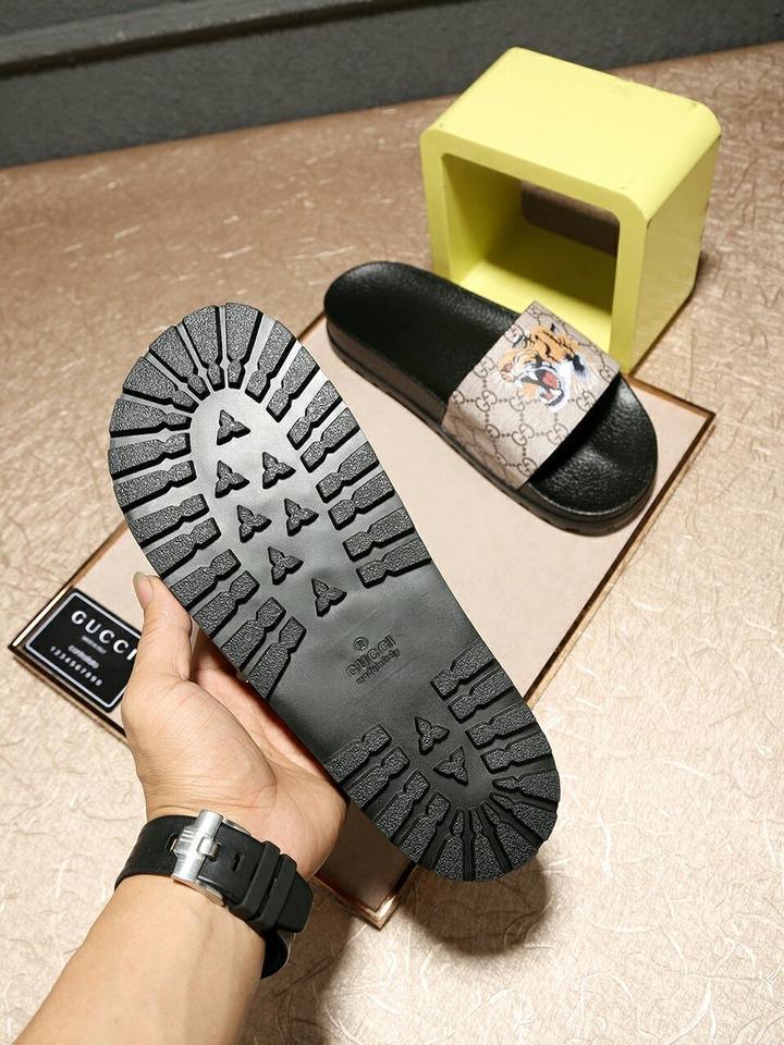 GUCCI Men's Luxurious Leather Slippers - New with Tags + Box