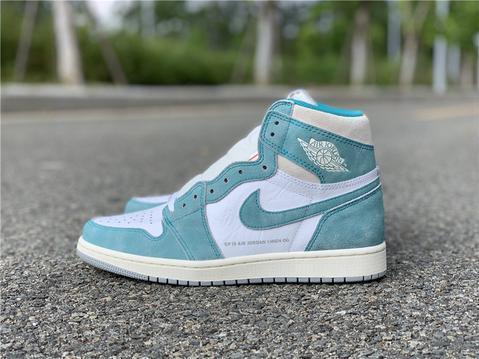 NIKE - AIR JORDAN 1 - SleekGait