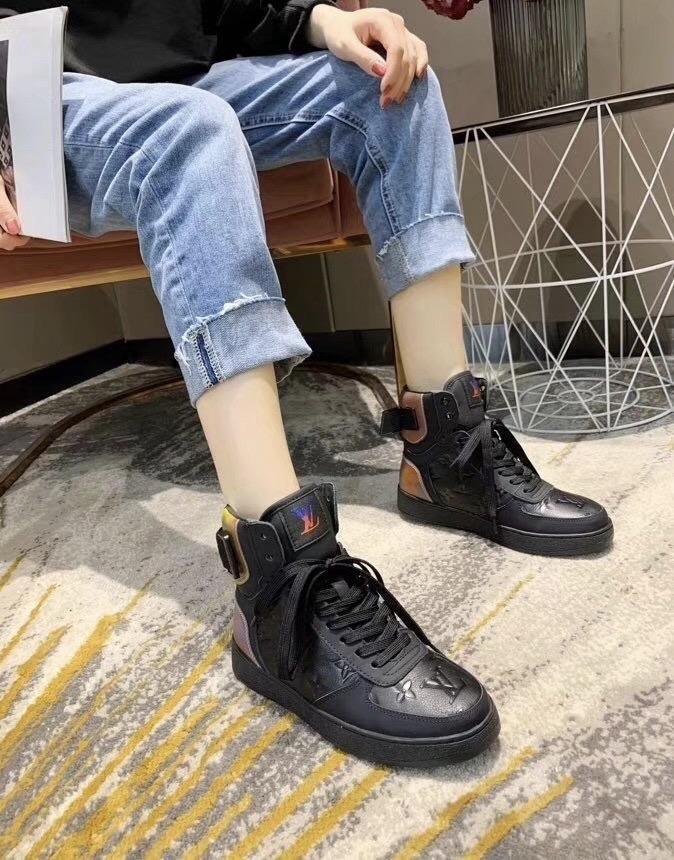 LOUIS VUITTON - SNEAKER - SleekGait