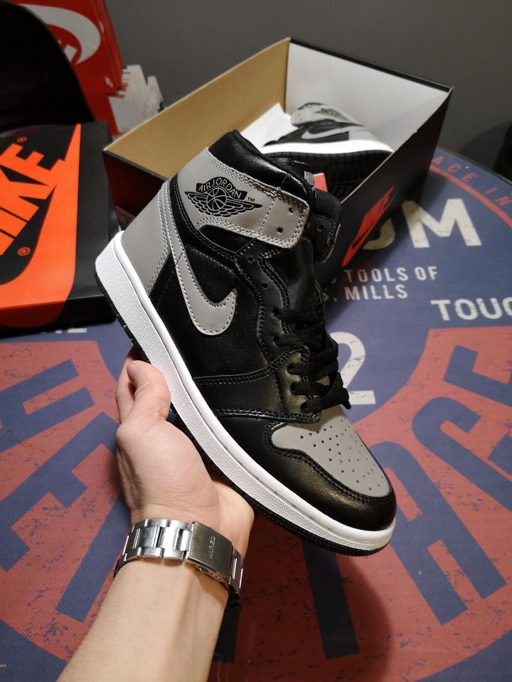NIKE - AIR JORDAN 1 - SleekGait