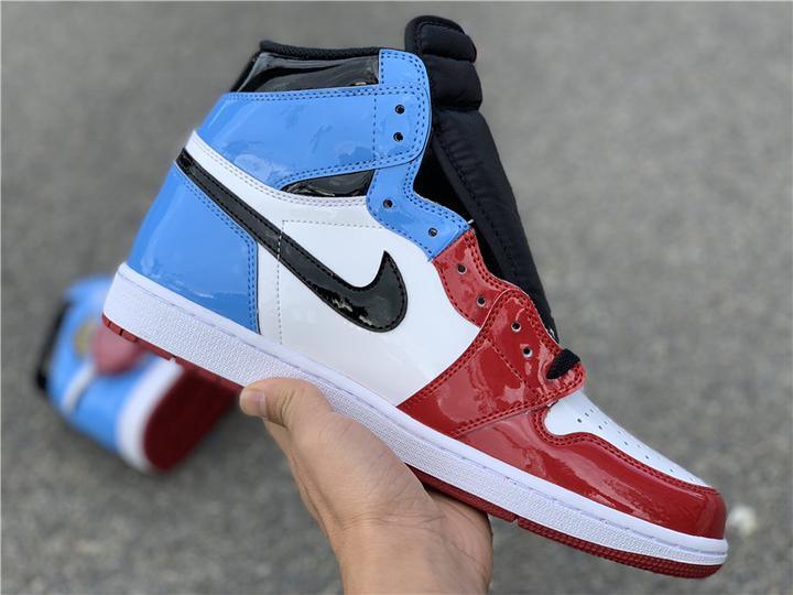 NIKE - AIR JORDAN 1 - SleekGait