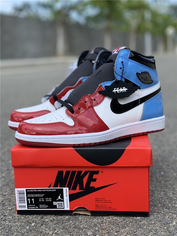 NIKE - AIR JORDAN 1 - SleekGait
