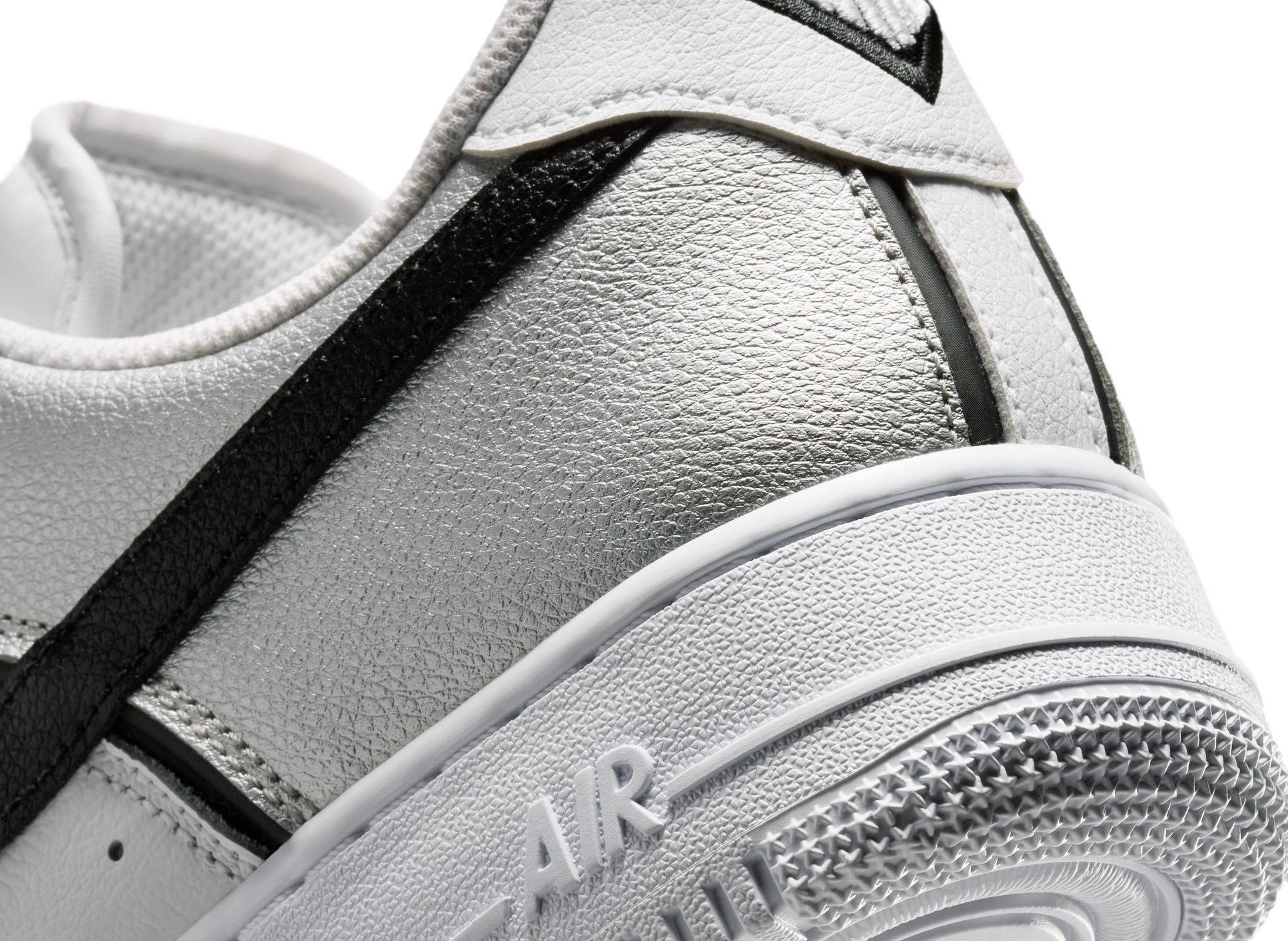 Nike Air Force 1 '07 LV8 in Metallic Silver / Black