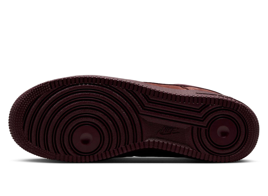 Nike Air Force 1 Low Retro Premium QS in Red Sepia