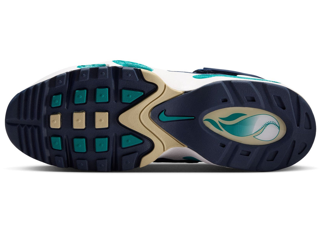 Nike Air Griffey Max 1 in Midnight Navy / Team Gold