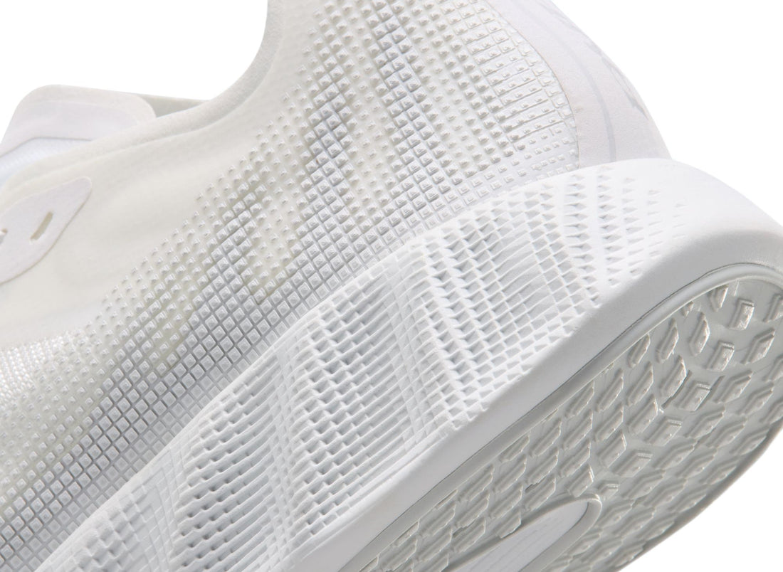 Nike Ava X Mesh in White