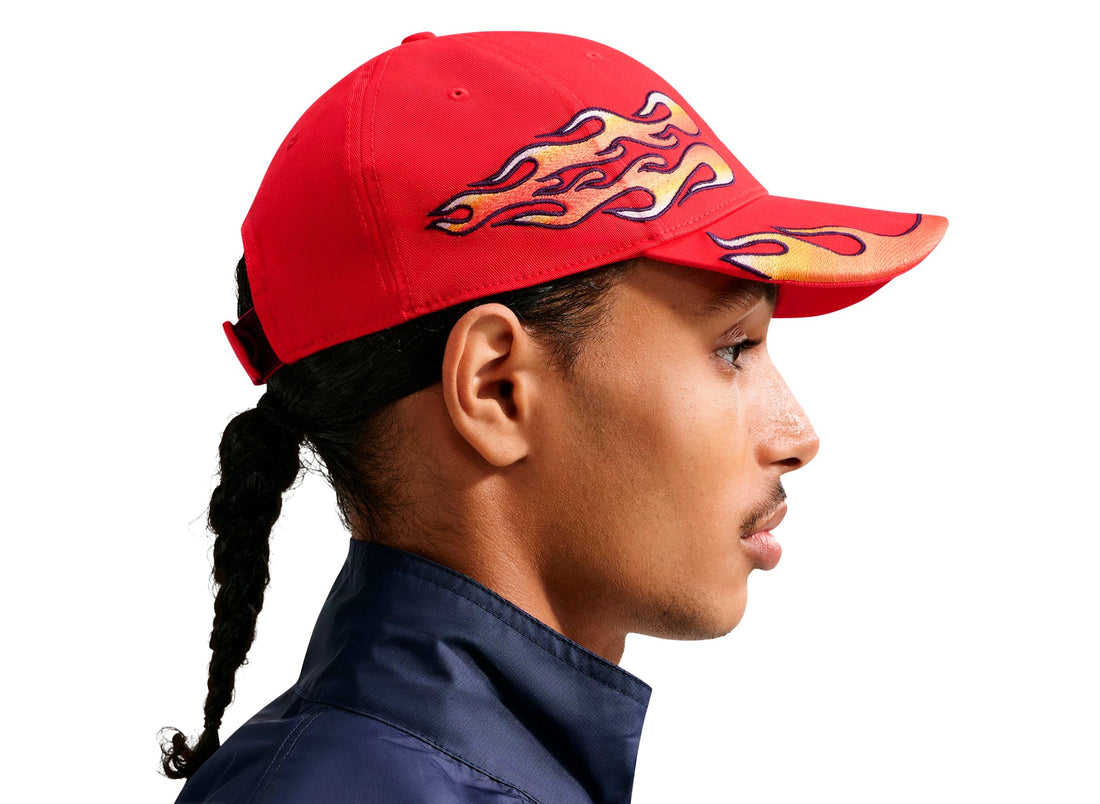 Nike Club OG Flame Cap in University Red