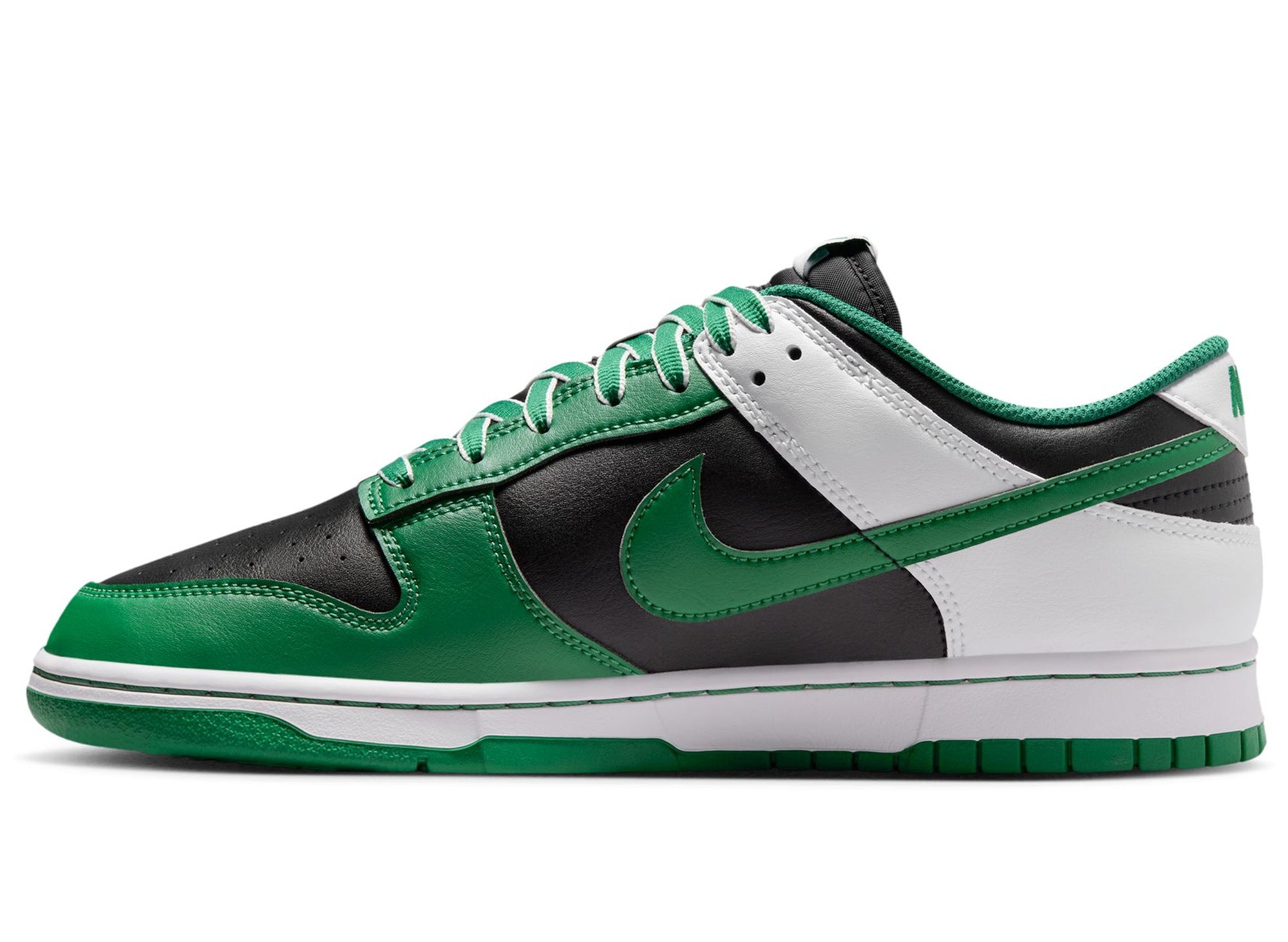 Nike Dunk Low Retro in Black / Clover
