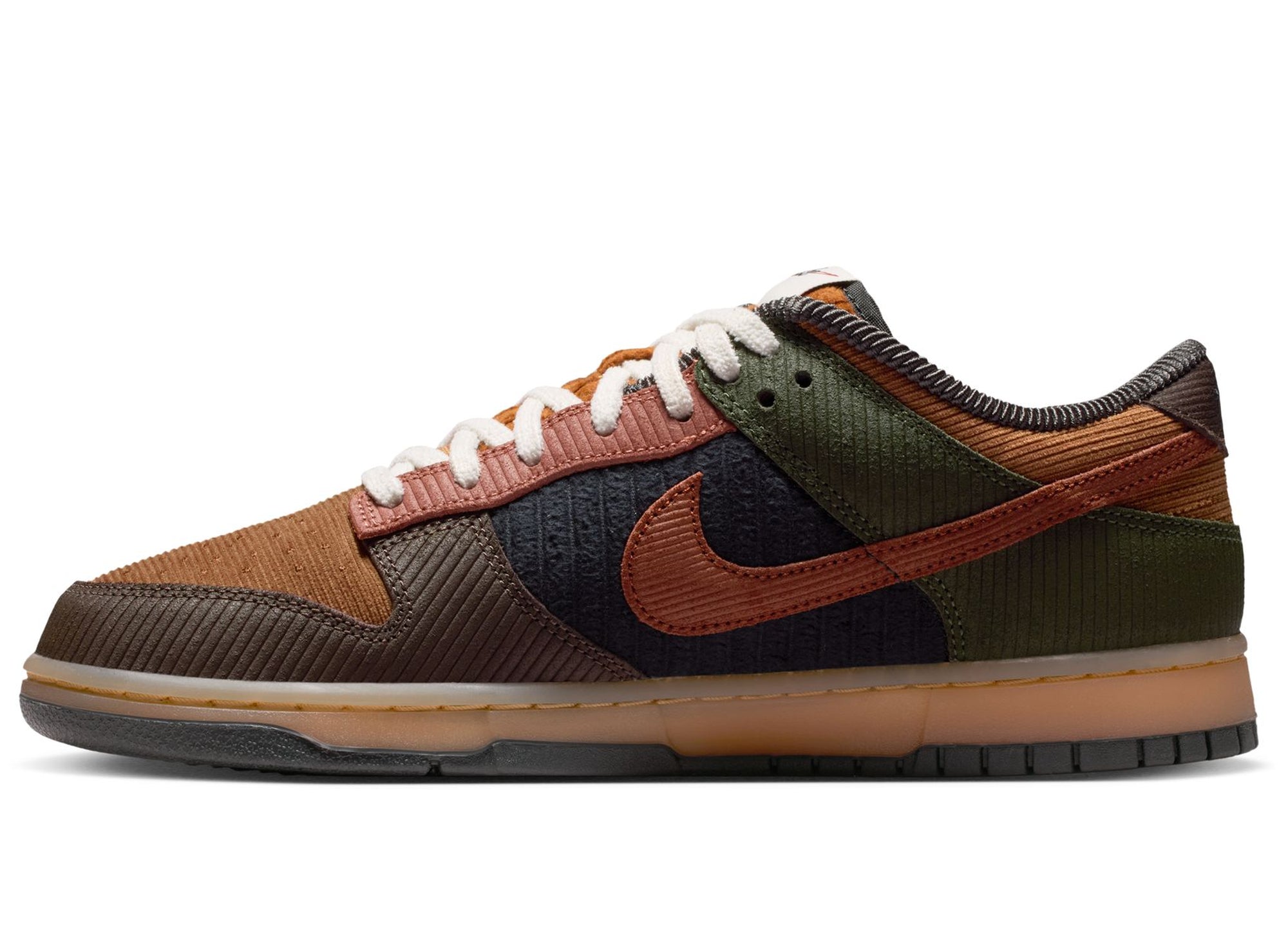 Nike Dunk Low Retro Premium in Light British Tan / Cinnamon