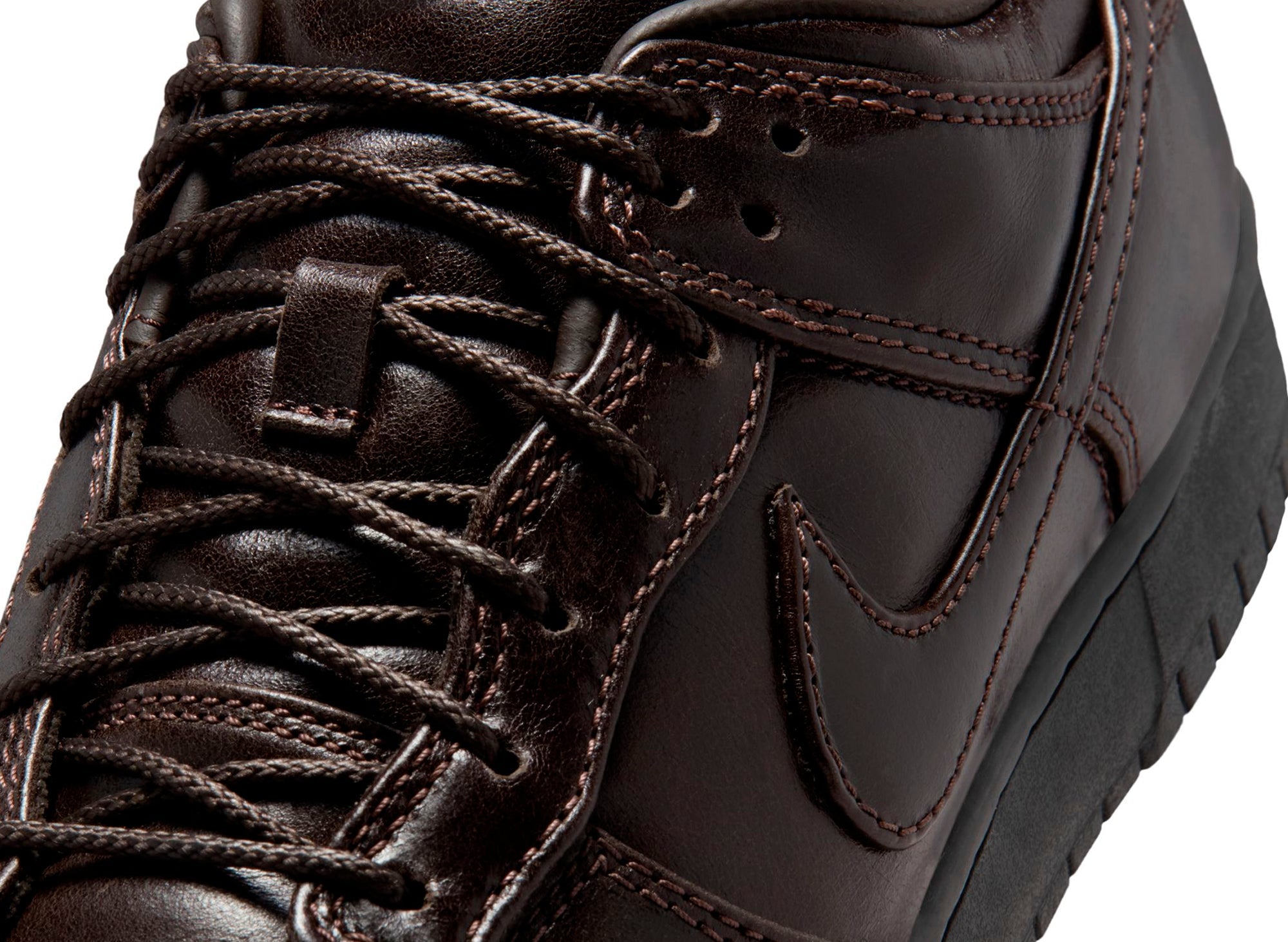 Nike Dunk Low Retro Premium QS in Classic Brown
