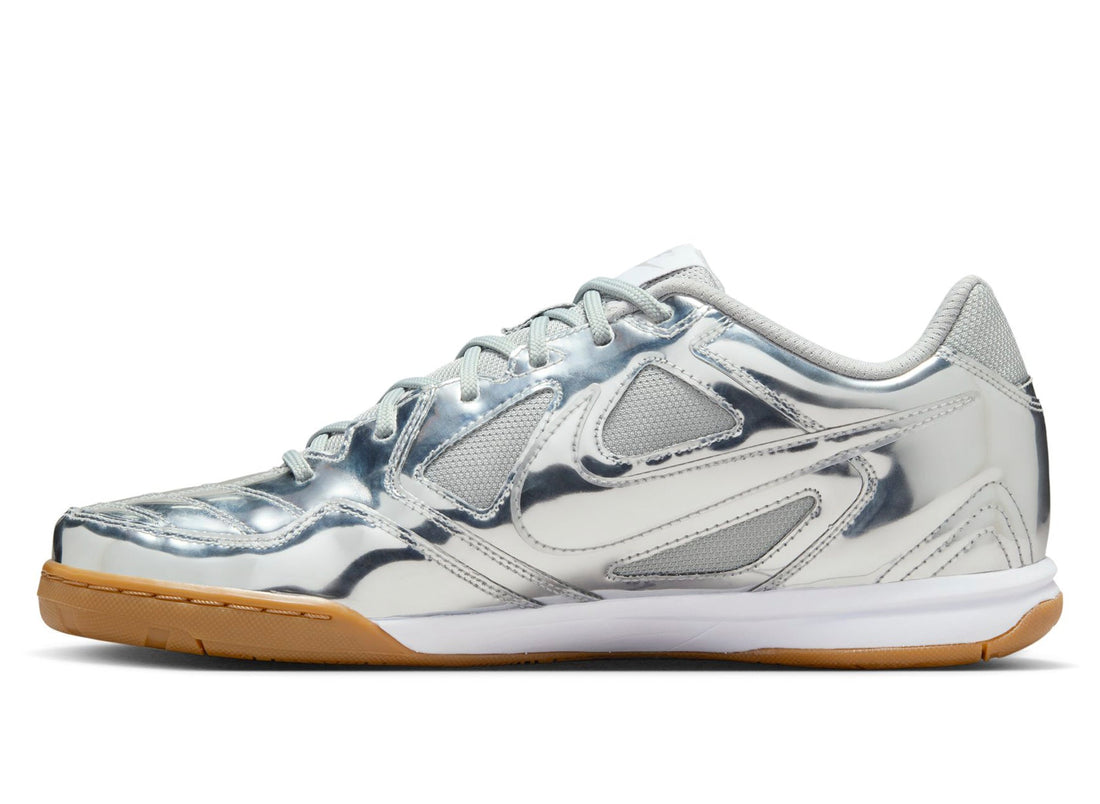 Nike Gato LV8 in Metallic Silver