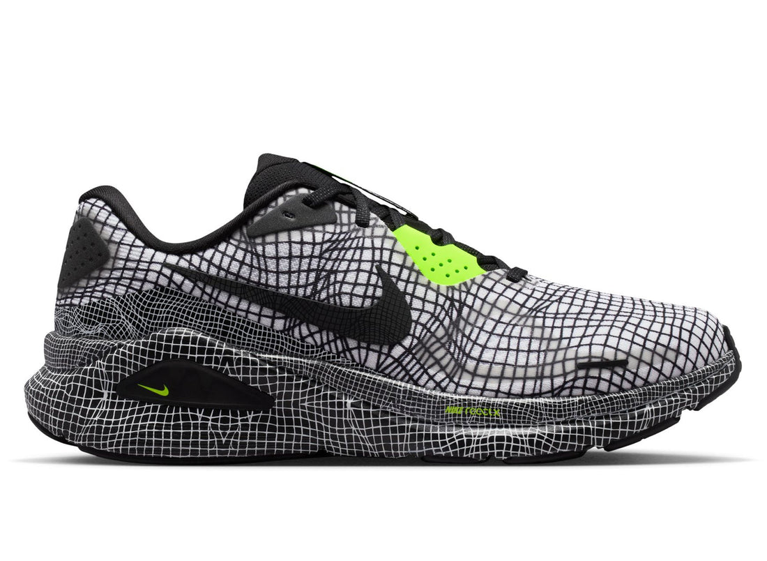 Nike Structure 26