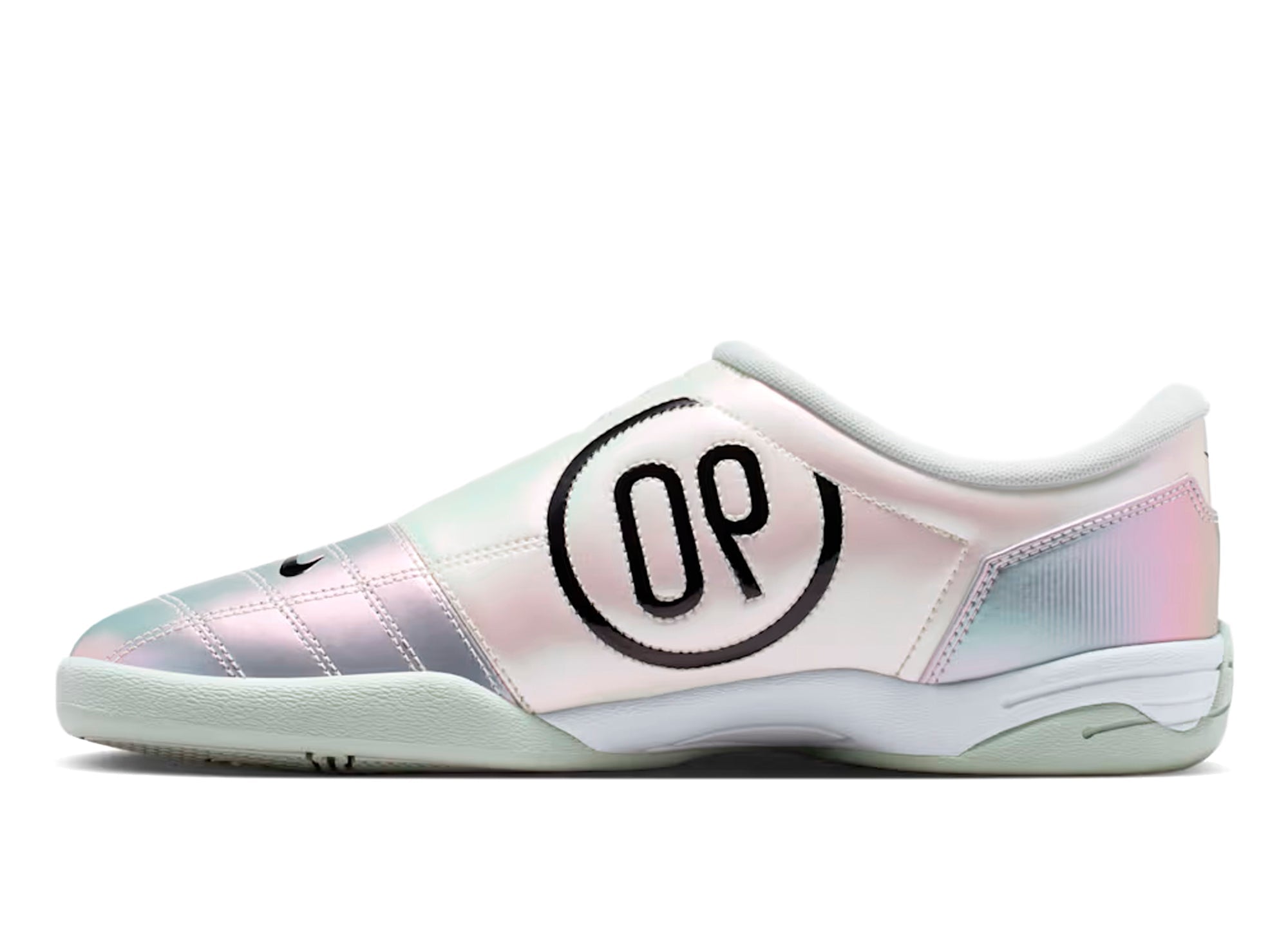 Nike Total 90 PRM in Off White / Black
