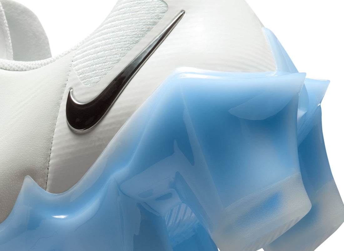 Women's Nike First Sight Mirage in Summit White / Metallic Silver