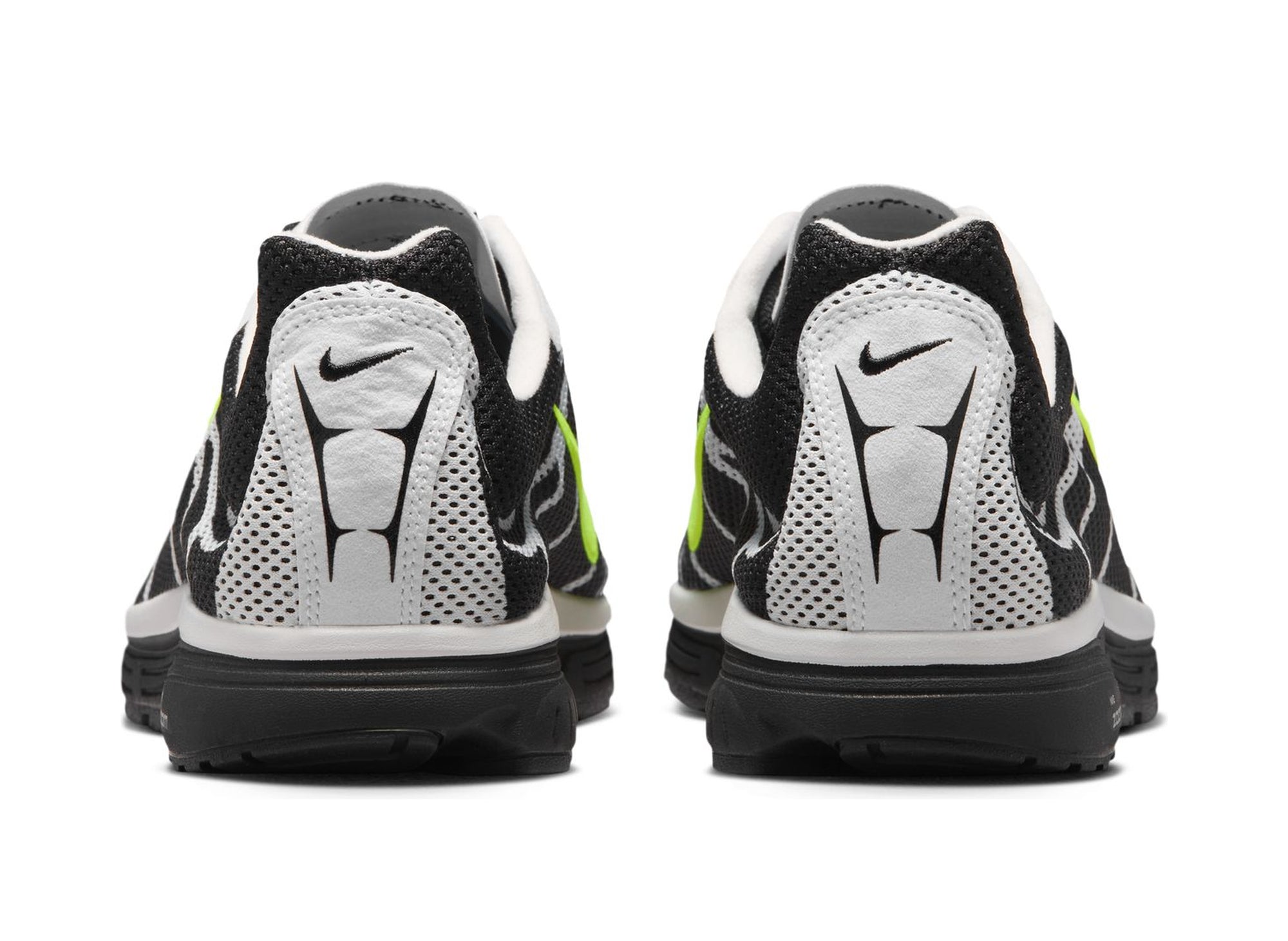 Nike Zoom Streak 3 in Black / Volt